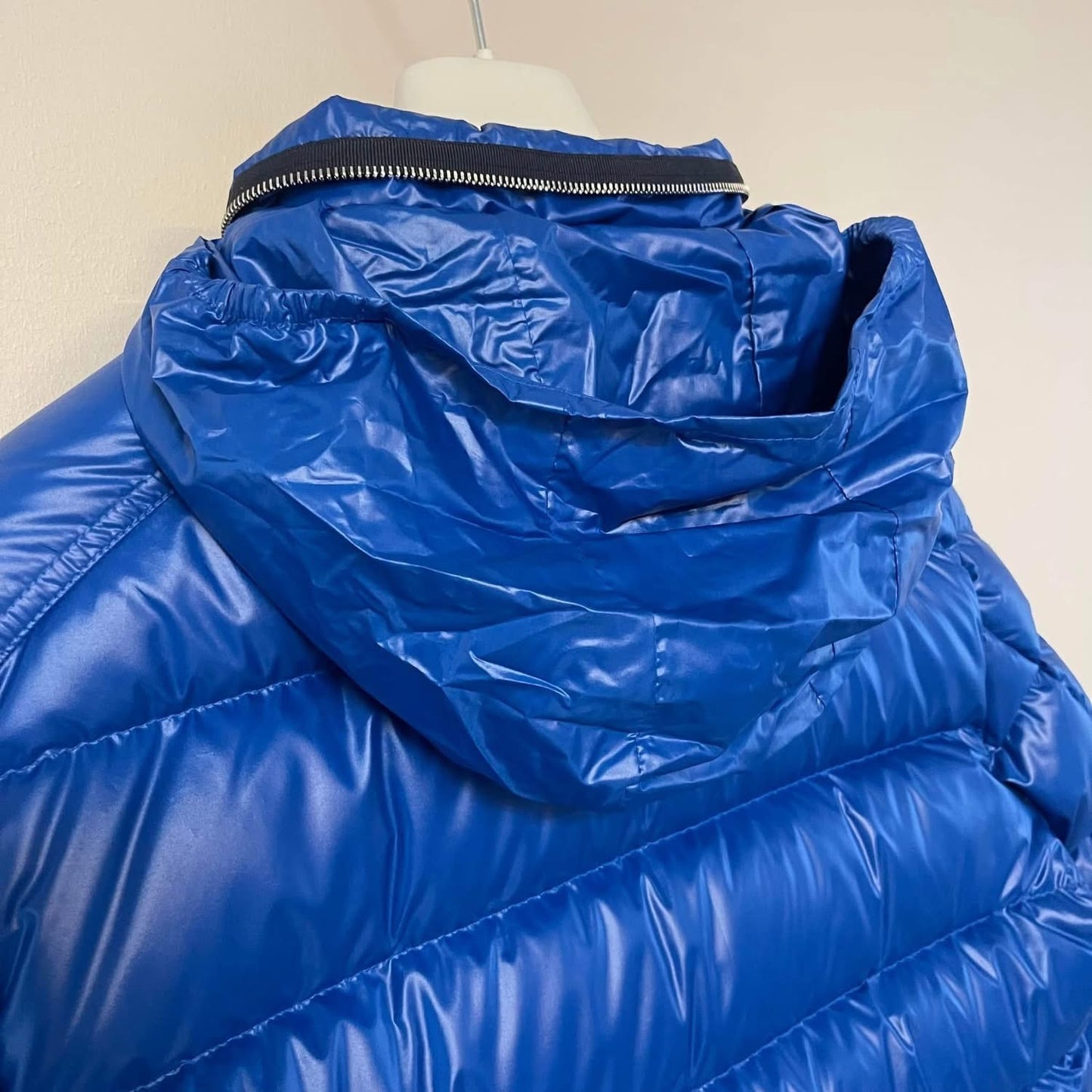 MONCLER BOURNE DOWN PUFFER JACKET - BLUE
