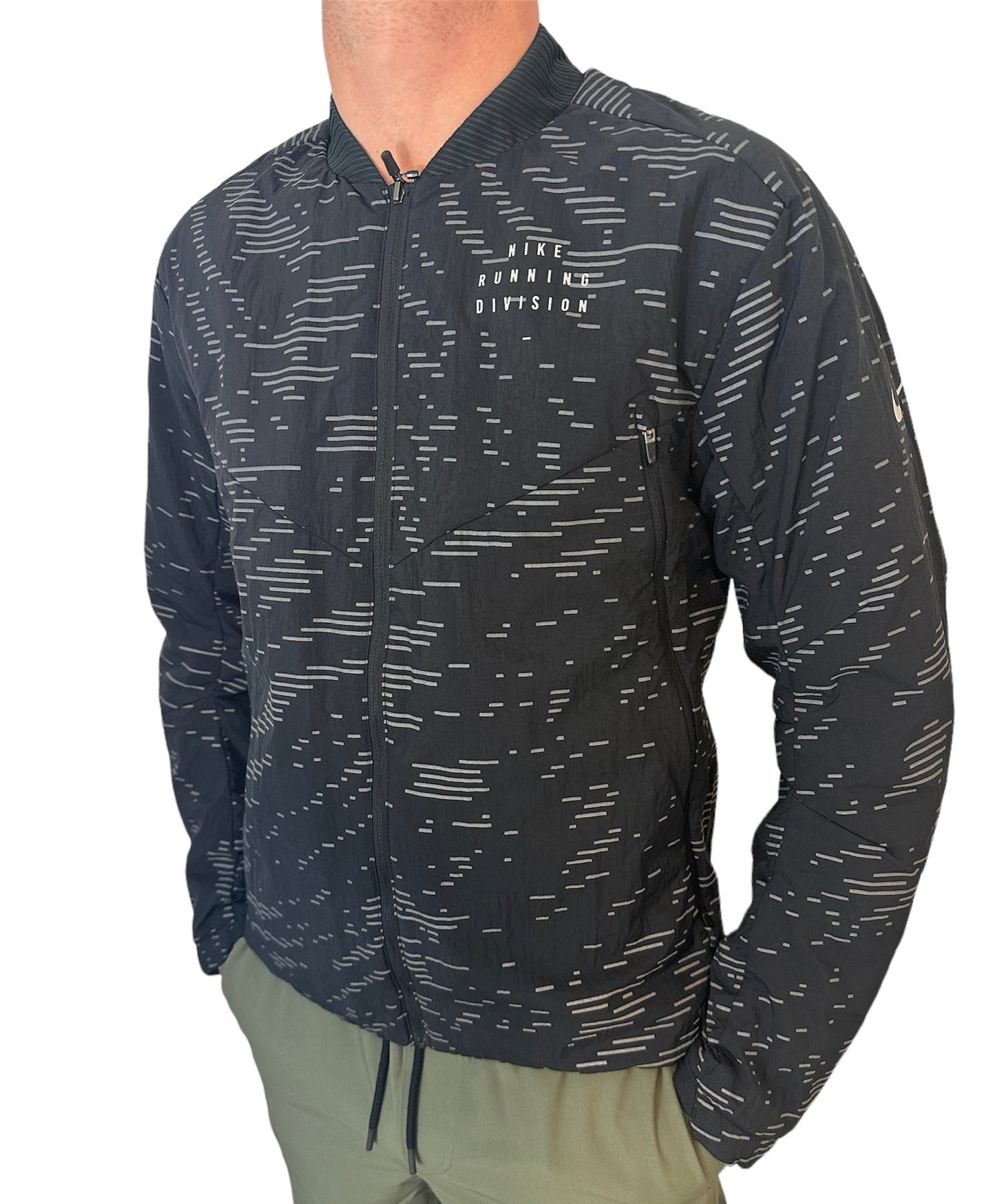 NIKE REPEL RUN DIVISION REVERSIBLE BOMBER JACKET - BLACK