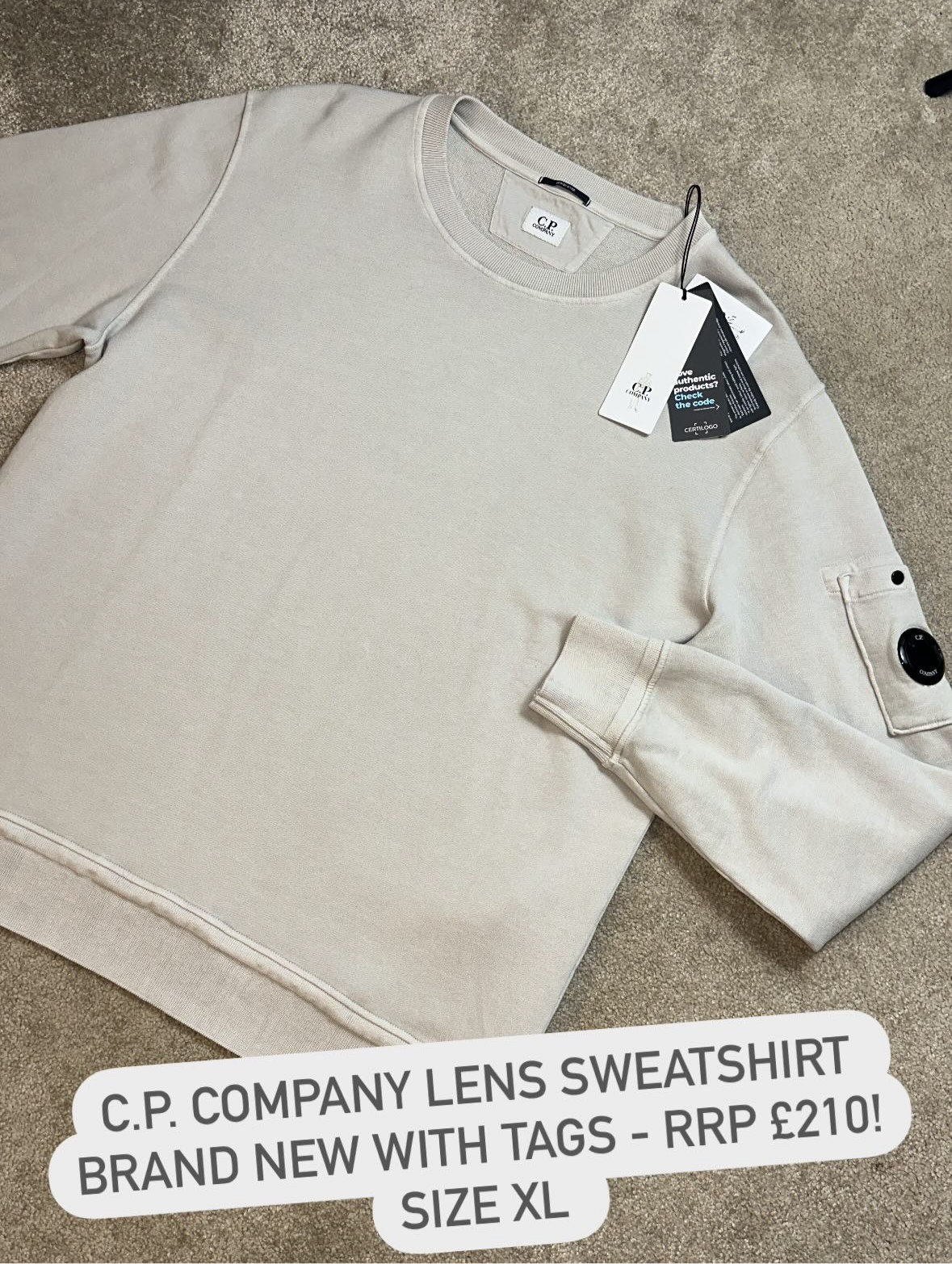 C.P. COMPANY LENS SWEATSHIRT - FLINT GREY