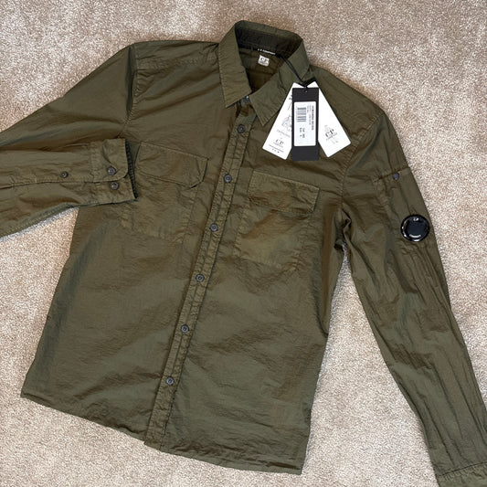 C.P. COMPANY TAYLON LENS OVERSHIRT JACKET - KHAKI