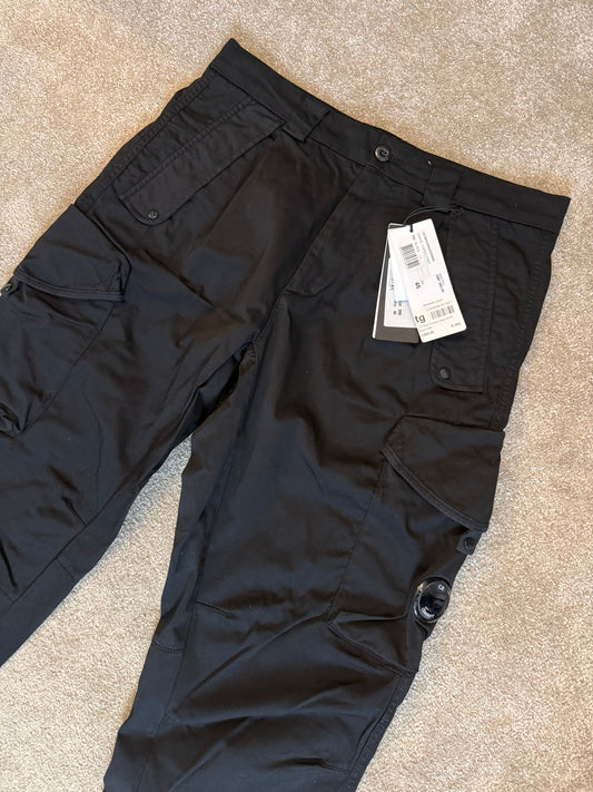 C.P. COMPANY RASO CARGO TROUSERS - BLACK