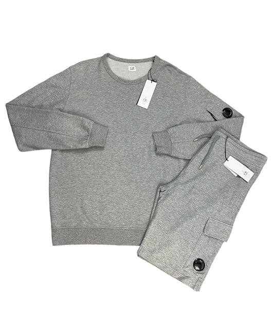 C.P. COMPANY LENS COTTON FLEECE SWEATSHIRT / SHORTS SET - GREY