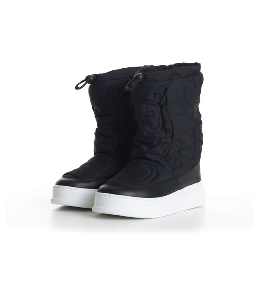 GUCCI GG NYLON MATELASSE PADDED SNOW BOOTS - BLACK / WHITE