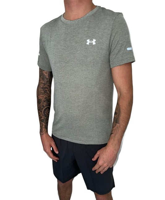 UNDER ARMOUR SEAMLESS STRIDE T-SHIRT & LAUNCH PRO SHORTS - GREY / BLACK