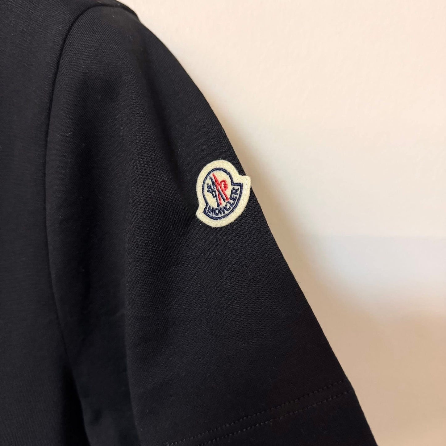 MENS MONCLER LOGO TSHIRT - BLACK