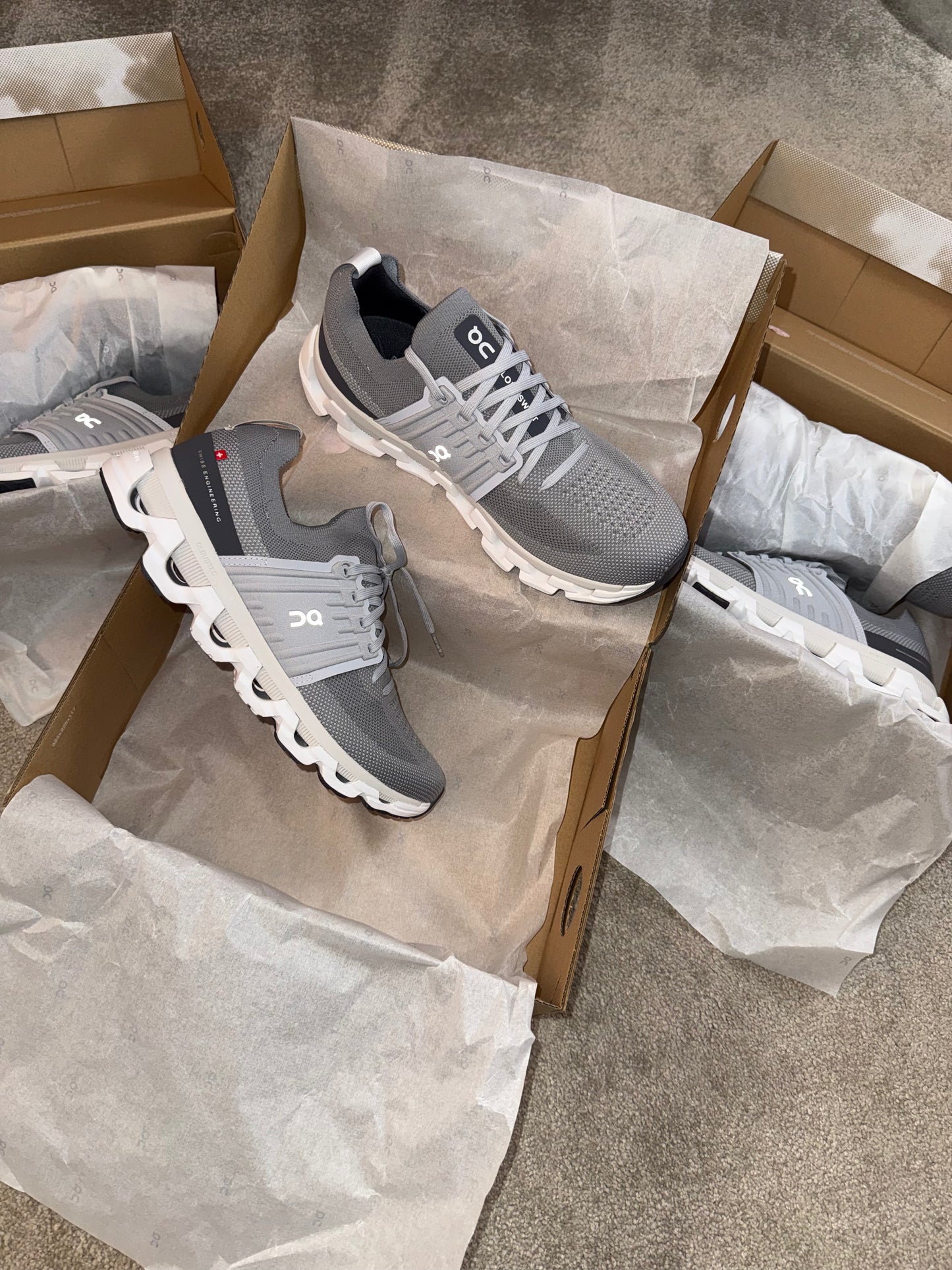ON RUNNING CLOUDSWIFT 3 TRAINERS - GREY / WHITE