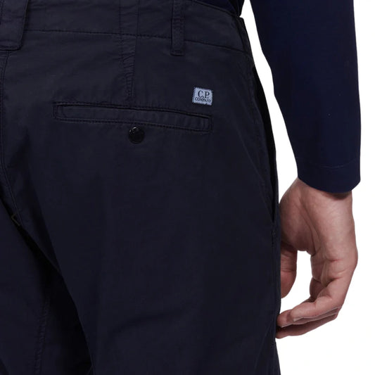 C.P. COMPANY LOGO CHINOS - NAVY