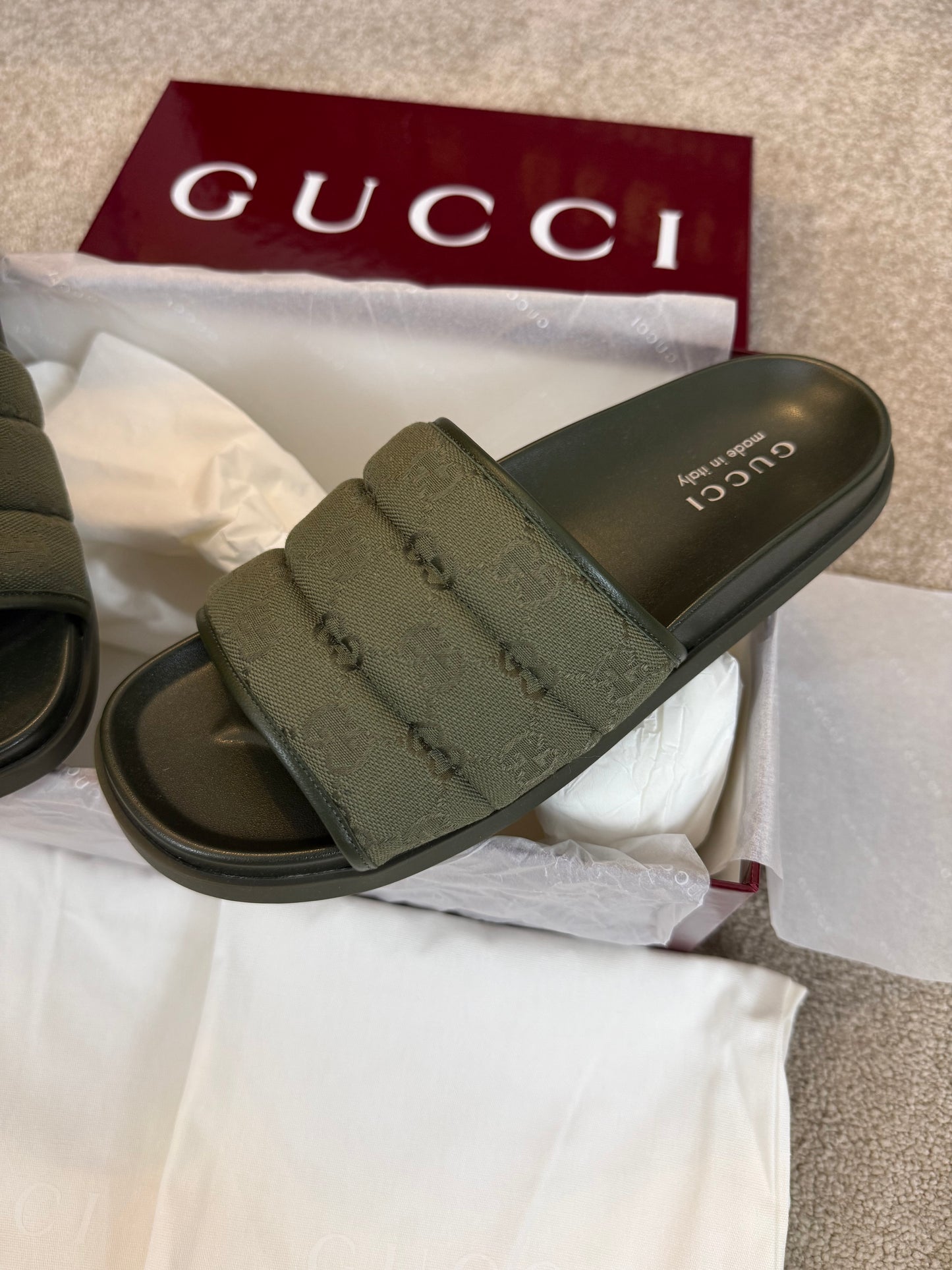 GUCCI GG SLIDERS - KHAKI