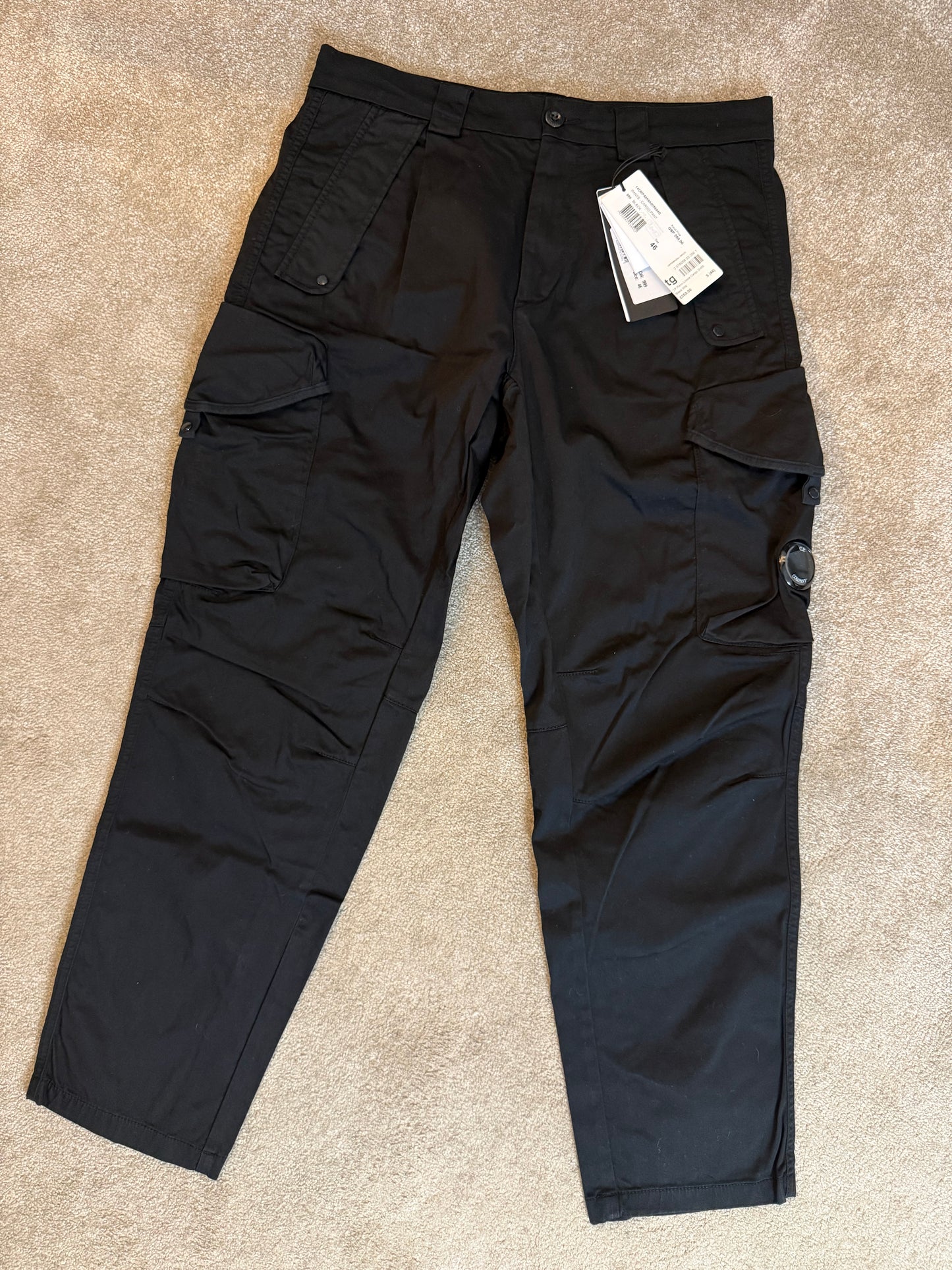 C.P. COMPANY RASO CARGO TROUSERS - BLACK