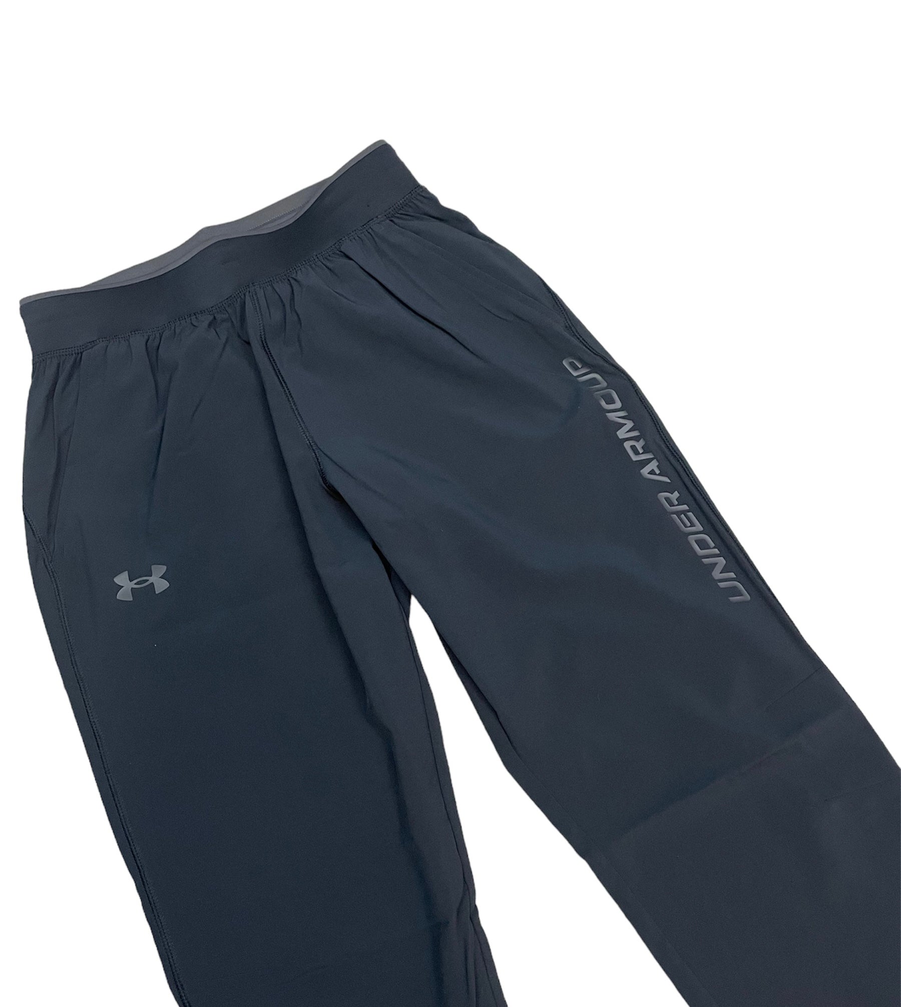 Under armour black tracksuit on sale bottoms