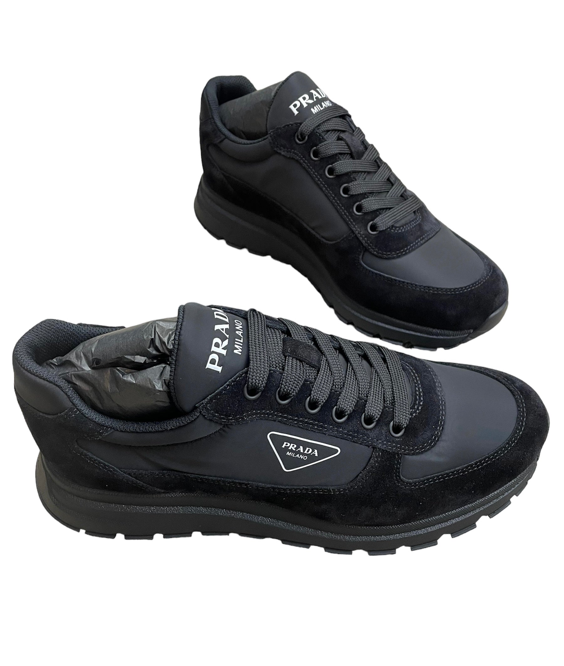 Prada trainers discount black and white