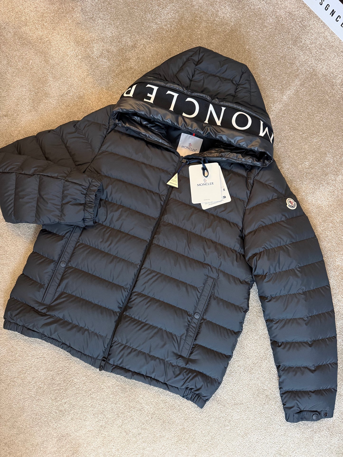 MONCLER DOWN PADDED JACKET - BLACK