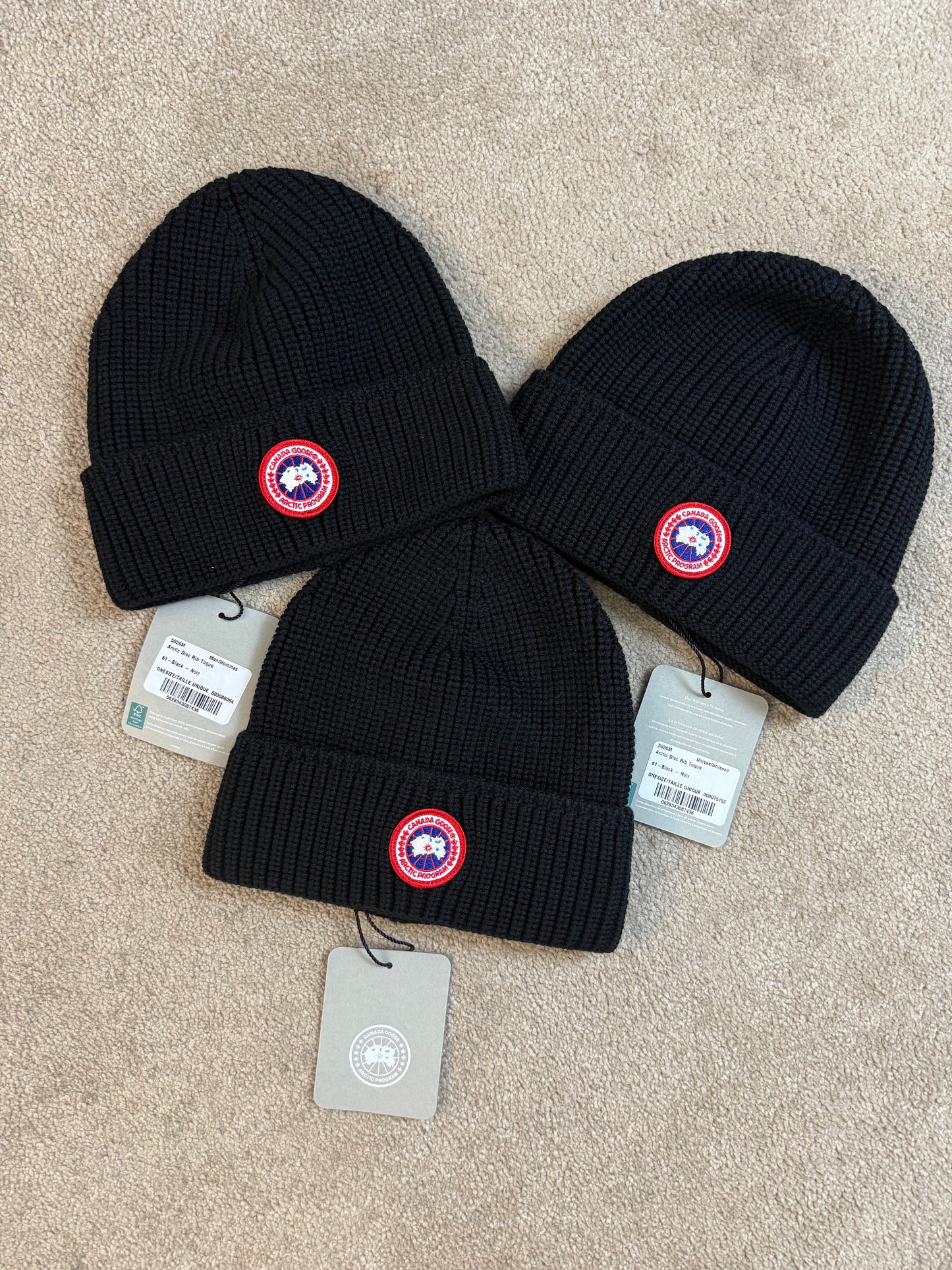 CANADA GOOSE WOOL BEANIE HAT - BLACK