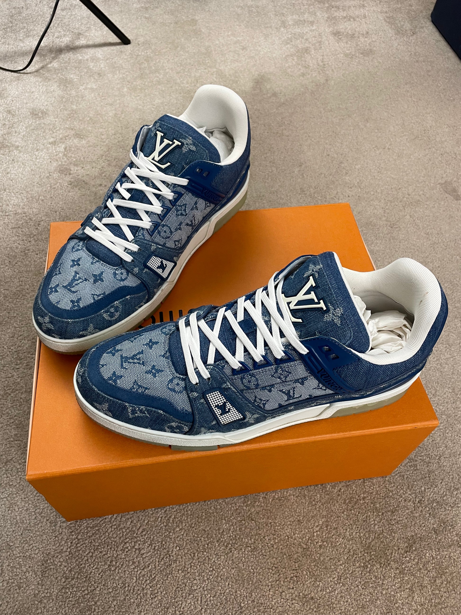 LOUIS VUITTON LV MONOGRAM LOGO SNEAKERS BLUE SGN CLOTHING