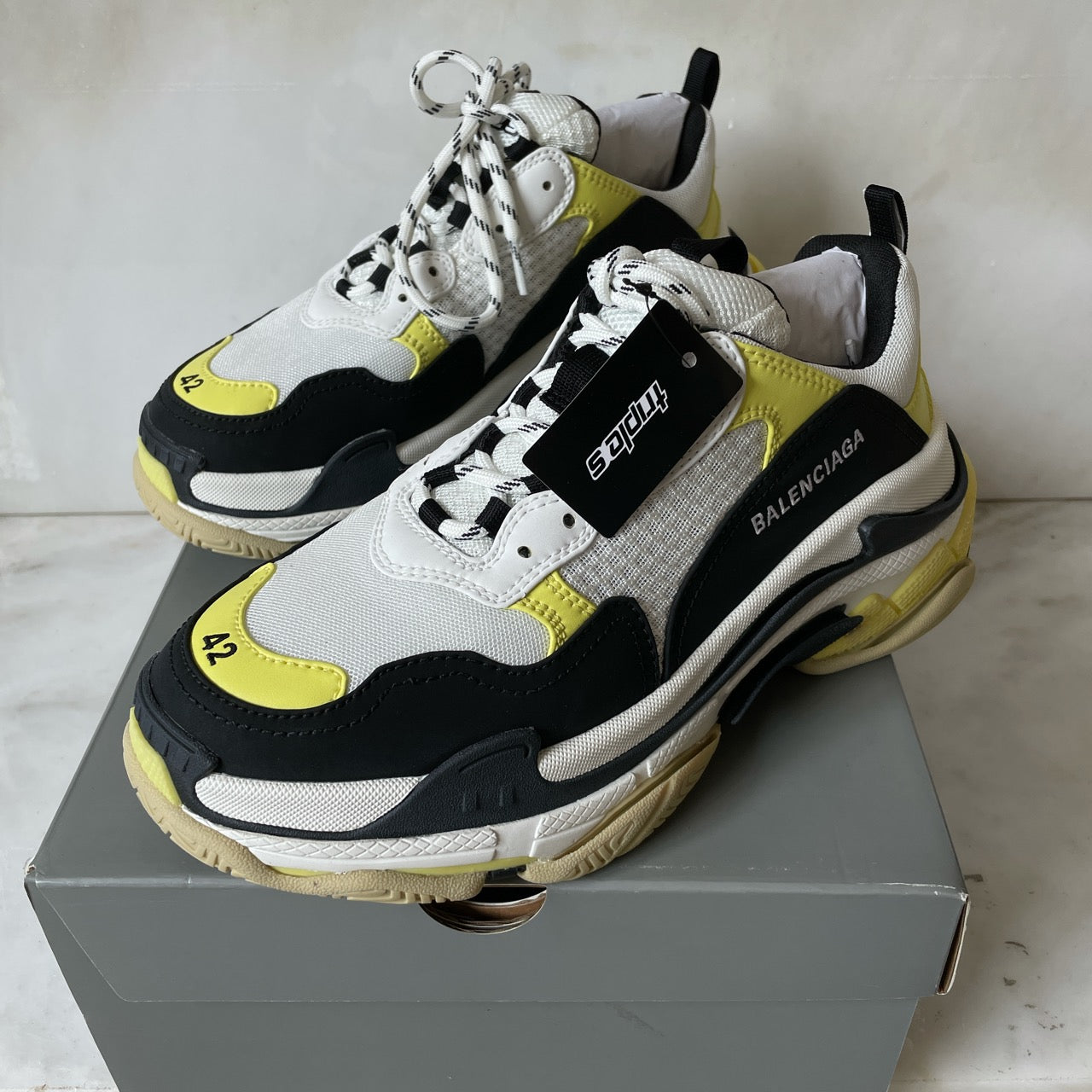 Triple s leather low trainers Balenciaga White size 39 EU in Leather   32826342