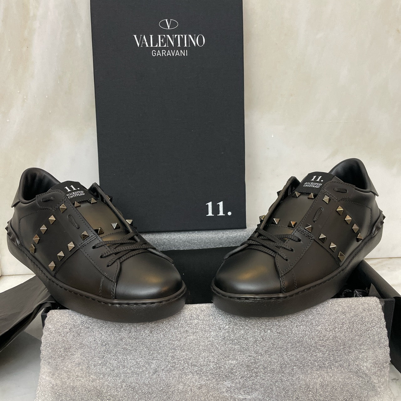 VALENTINO GARAVANI Valentino Garavani Rockstud Untitled leather