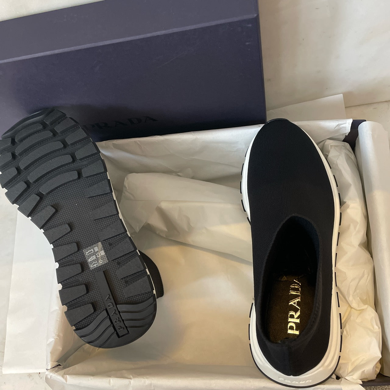 Prada sale store trainers