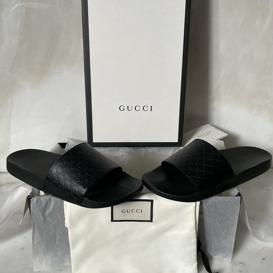 GUCCI GG LEATHER EMBOSSED SLIDERS - BLACK